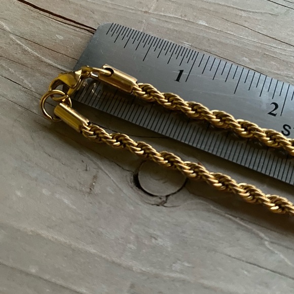 Gold Tone Rope approx 24” Chain - Picture 5 of 6